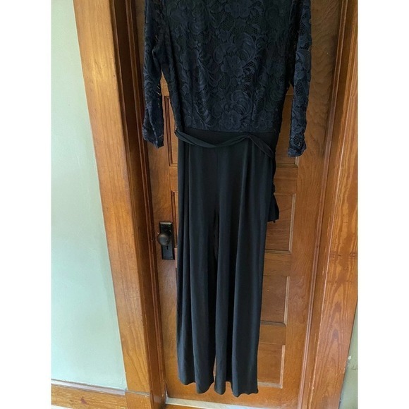 apt 9 Jumpsuit with Lace detail - Picture 4 of 6